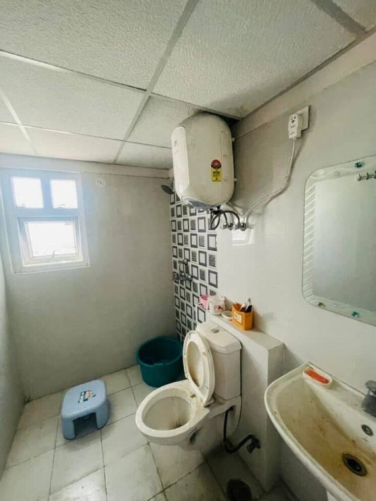 Bathroom, tulsiani-luvnest 3.5 Bedroom 1860 Sq.Ft. Apartment In Vrindavan Yojna Lucknow 8467241