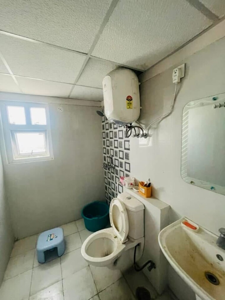 Bathroom, tulsiani-luvnest 3.5 Bedroom 1860 Sq.Ft. Apartment In Vrindavan Yojna Lucknow 8467241