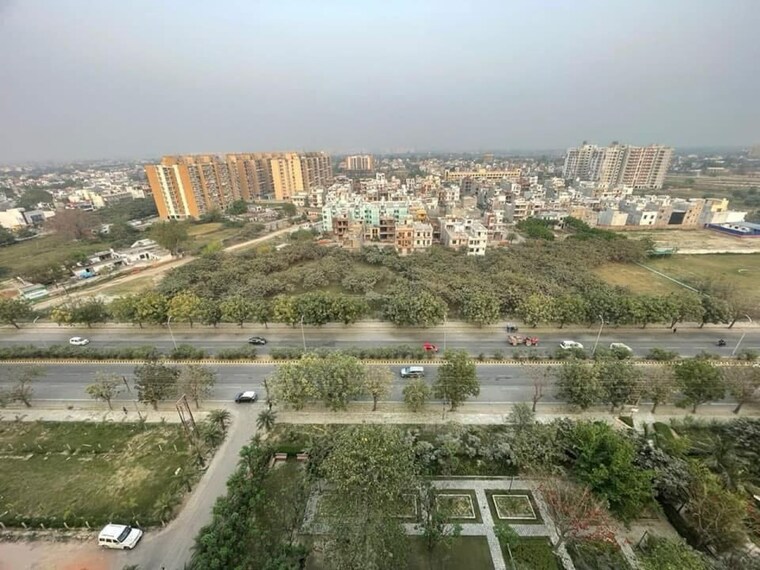 Garden, tulsiani-luvnest 3.5 Bedroom 1860 Sq.Ft. Apartment In Vrindavan Yojna Lucknow 8467241