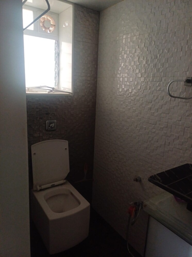 Bathroom, sea-lord 3 Bedroom 1700 Sq.Ft. Apartment In Cuffe Parade Mumbai 8467247
