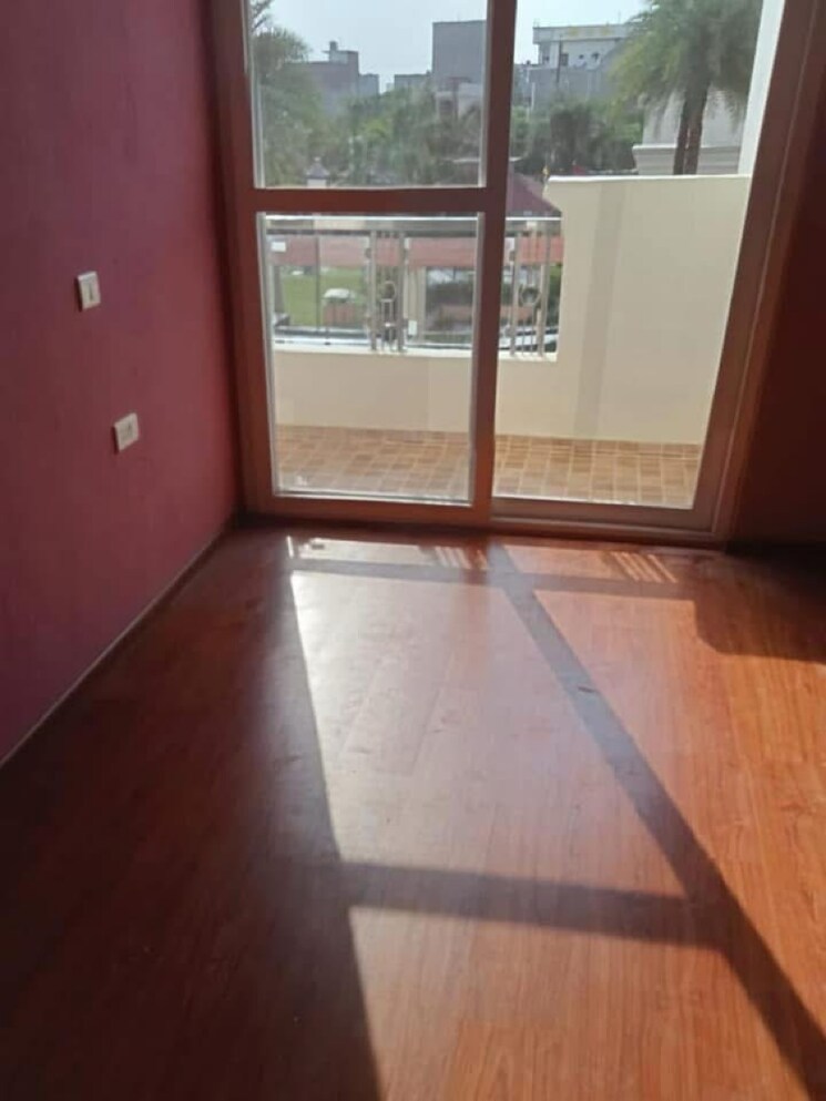 Room, mi-rustle-court 2 Bedroom 1450 Sq.Ft. Apartment In Malesemau Lucknow 8467251