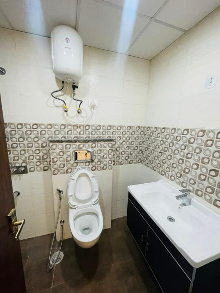 Bathroom, mi-rustle-court 2 Bedroom 1450 Sq.Ft. Apartment In Malesemau Lucknow 8467251