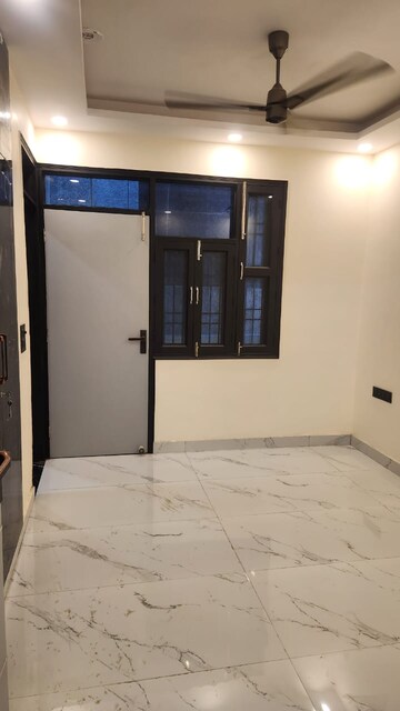 Master Bedroom in 2 BHK Builder Floor at Dayanand Colony – for Sale