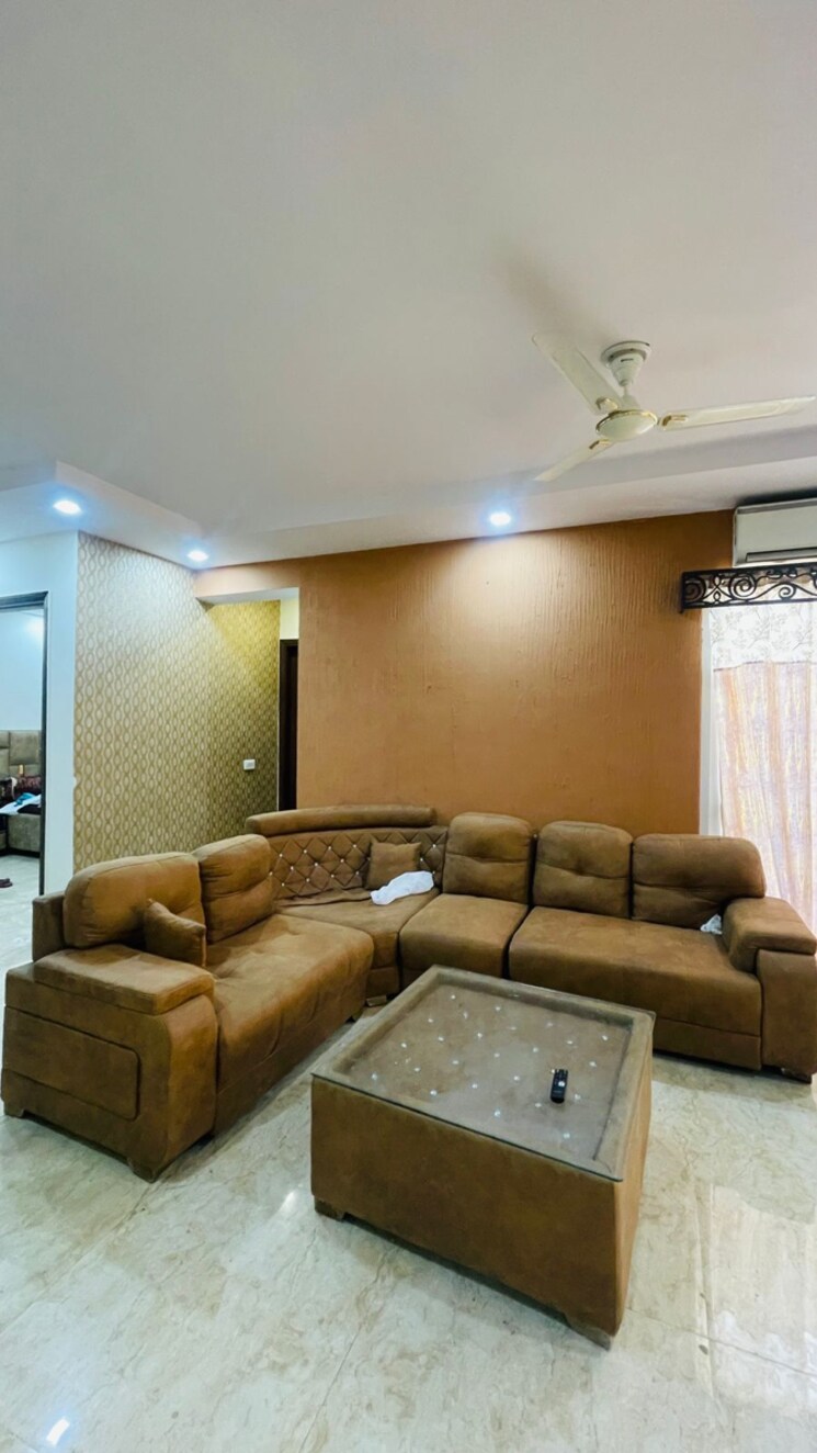Master Bedroom, mi-rustle-court 3 Bedroom 1900 Sq.Ft. Apartment In Malesemau Lucknow 8467274