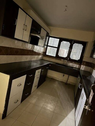 Kitchen in 3 BHK Builder Floor at Gomti Nagar – for Rent