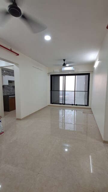 2 BHK Apartment For Rent in Dosti Eastern Bay, Wadala