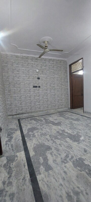 Bedroom in 2 BHK Builder Floor at Govindpuri – for Rent