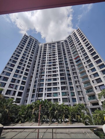 Living Room in 2 BHK Apartment at Vasant Valley Complex, Malad East – for Rent