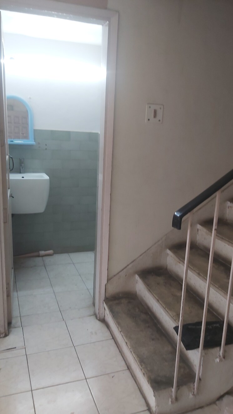 Exterior View, mayur vihar 3.5 Bedroom 1250 Sq.Ft. Apartment In Mayur Vihar Delhi 8467457