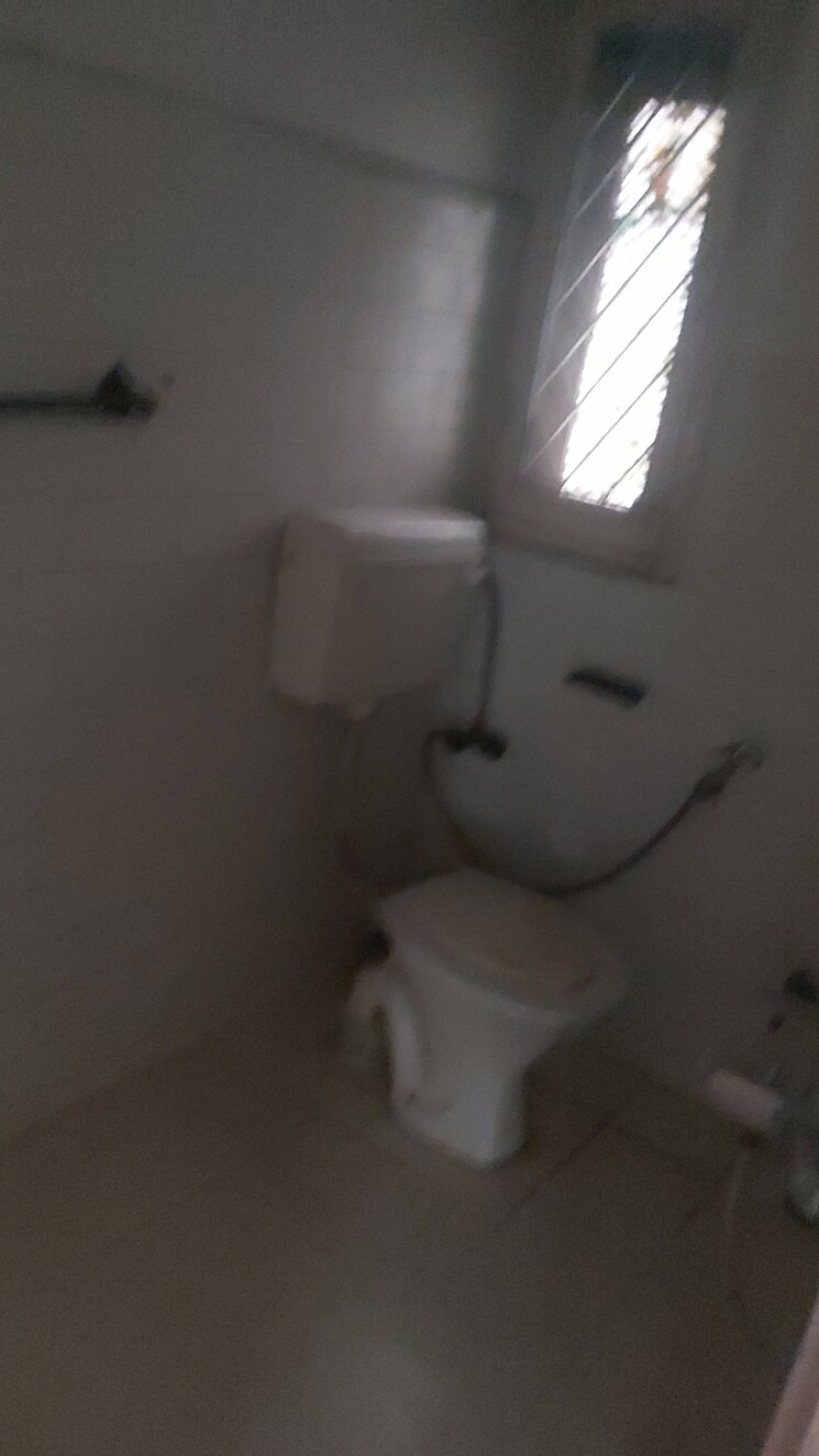 Bathroom, mayur vihar 3.5 Bedroom 1250 Sq.Ft. Apartment In Mayur Vihar Delhi 8467457
