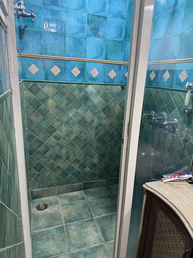 Bathroom, jawaharabad-apartment 4 Bedroom 2000 Sq.Ft. Apartment In Bandra West Mumbai 8467478