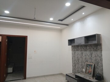 Room in 2.5 BHK Builder Floor at Sector 9 – for Rent