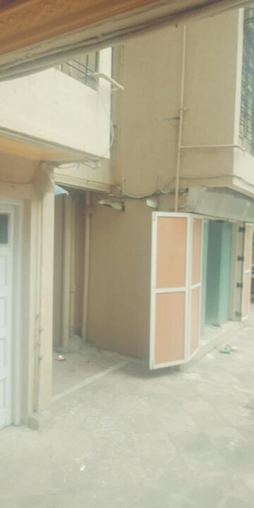 Furnished Amenities in  Shop at Andheri West – for Rent