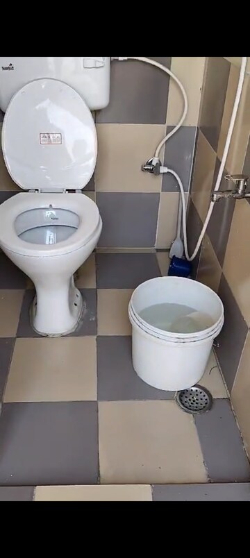 Bathroom in 1 BHK Builder Floor at Vaishali Sector 5 – for Sale