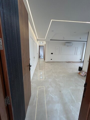 Master Bedroom in 2 BHK Builder Floor at Govindpuri – for Sale