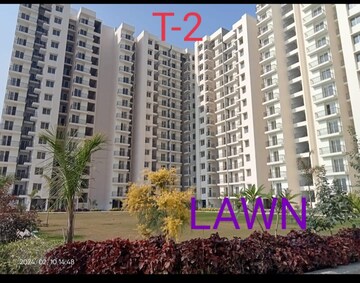 Living Room in 2.5 BHK Apartment at Sahu City, Sultanpur Road – for Sale