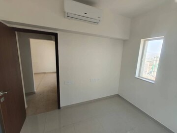 Master Bedroom in 2 BHK Apartment at Omkar Signet, Malad East – for Rent