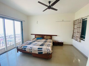 Bedroom in 3 BHK Apartment at Indiabulls Greens, New Panvel – for Rent