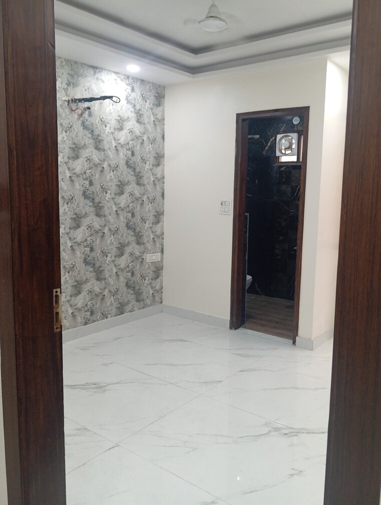 Bedroom, krishna nagar 3 Bedroom 116 Sq.Yd. Builder Floor In Krishna Nagar Delhi 8467567