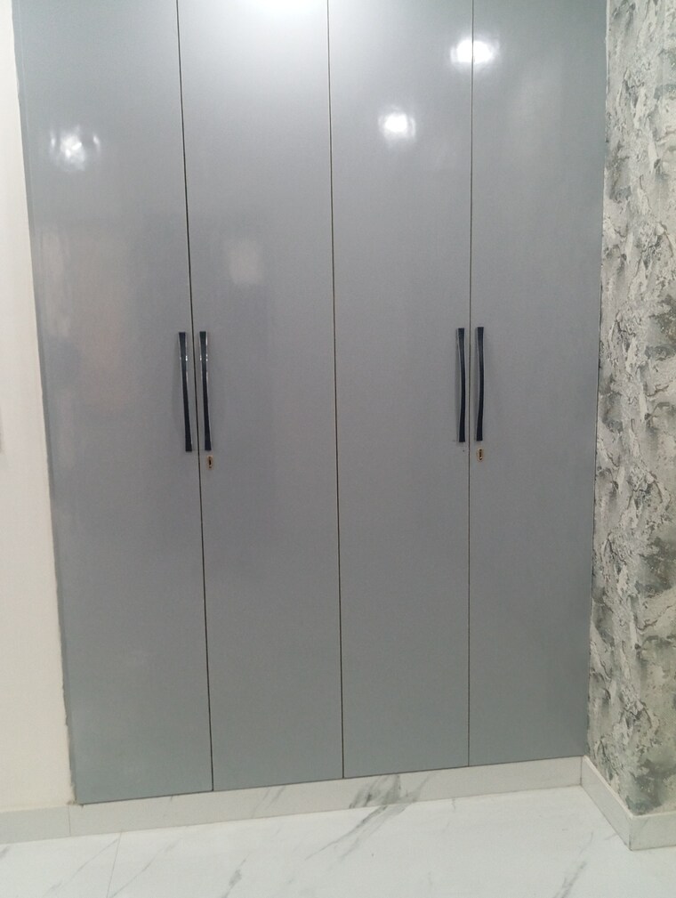 Floor Plan, krishna nagar 3 Bedroom 116 Sq.Yd. Builder Floor In Krishna Nagar Delhi 8467567