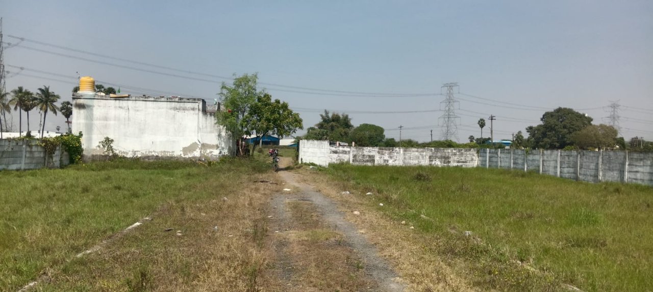 Plot For Sale in Redhills