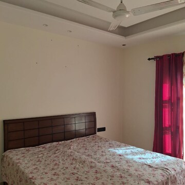 Bedroom in 3 BHK Apartment at Sector 16 – for Rent