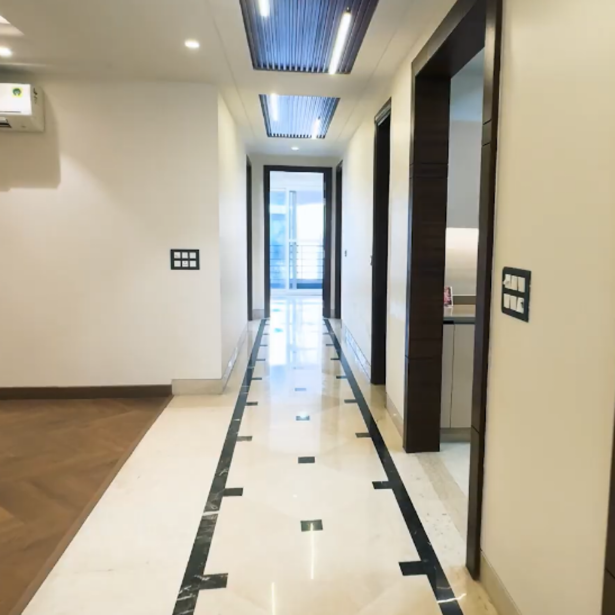 4 BHK + Servant Room Apartment For Sale in New Rajinder Nagar