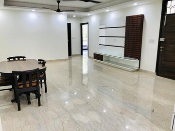 3 BHK Builder Floor For Rent in Queens Plaza, Sector 43