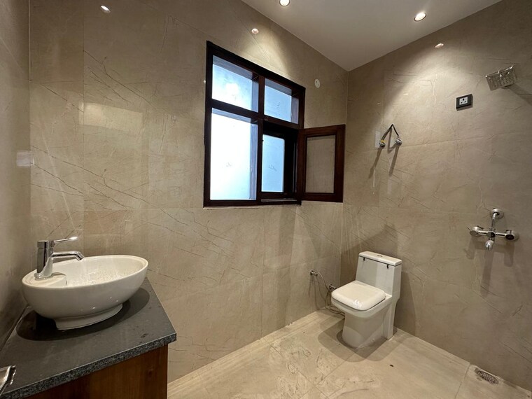 Bathroom, metro-spanish-villas 5 Bedroom 3200 Sq.Ft. Villa In Patiala Road Zirakpur 8467904