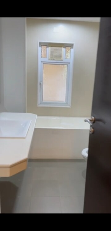 Bathroom in 5 BHK Apartment at Hiranandani Gardens Richmond Tower, Powai – for Rent