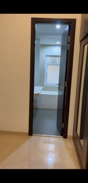 Bathroom in 5 BHK Apartment at Hiranandani Gardens Richmond Tower, Powai – for Rent