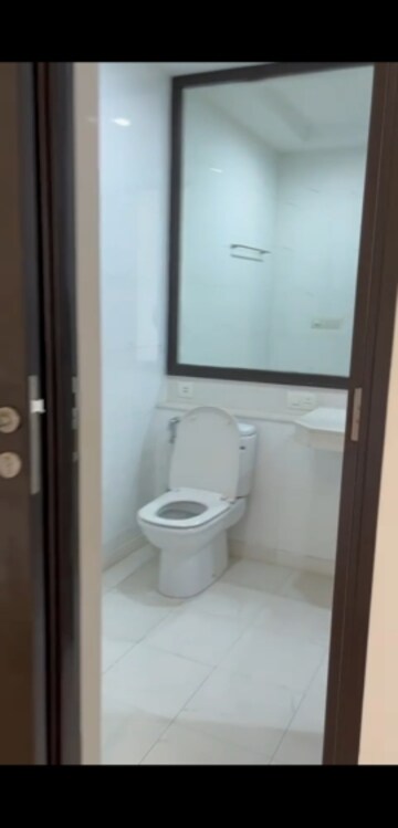Bathroom in 5 BHK Apartment at Hiranandani Gardens Richmond Tower, Powai – for Rent