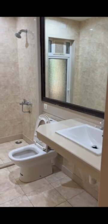 Bathroom in 5 BHK Apartment at Hiranandani Gardens Richmond Tower, Powai – for Rent