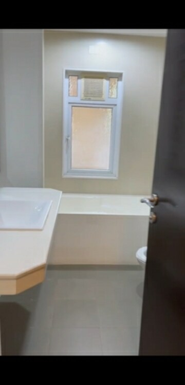 Bathroom in 5 BHK Apartment at Hiranandani Gardens Richmond Tower, Powai – for Sale