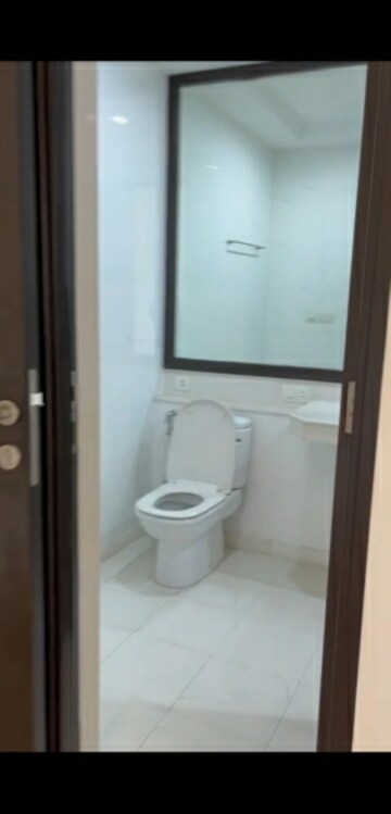 Bathroom in 5 BHK Apartment at Hiranandani Gardens Richmond Tower, Powai – for Sale