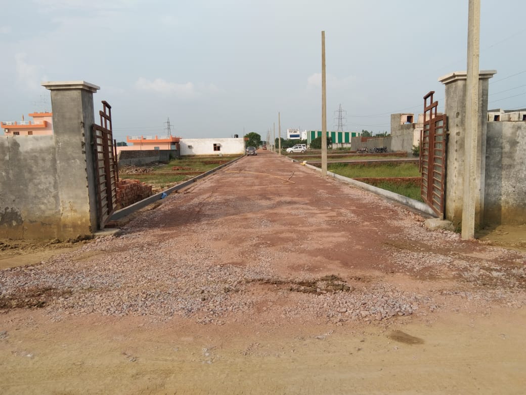 Plot For Sale in Mk Propty 