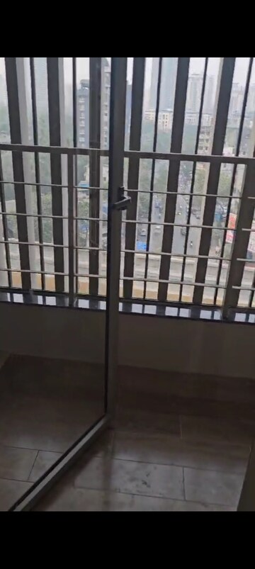 Master Bedroom in 2 BHK Apartment at Kalpataru Paramount, Kapur Bawdi – for Rent