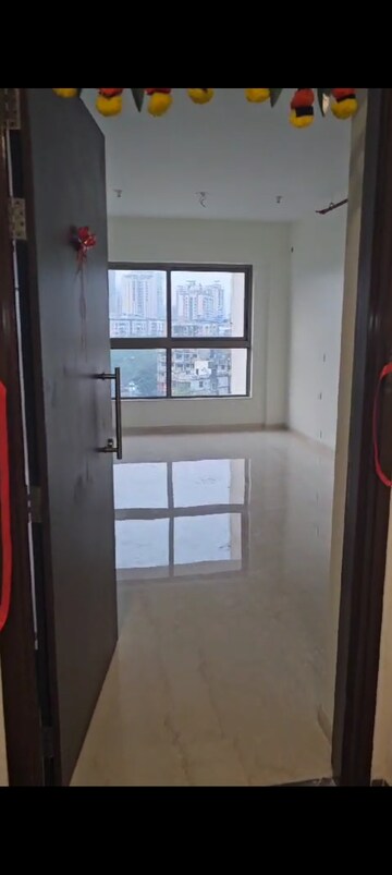 Master Bedroom in 2 BHK Apartment at Kalpataru Paramount, Kapur Bawdi – for Rent