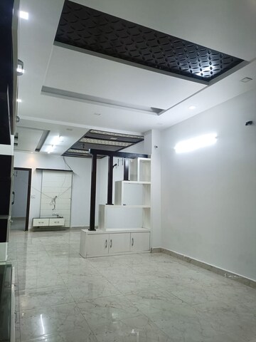 3.5 BHK Apartment For Rent in Triveni Apartments CGHS, Paschim Vihar