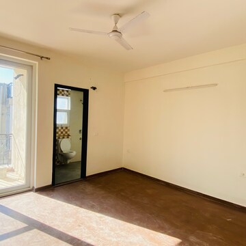 Room in 3 BHK Builder Floor at Omaxe New Chandigarh, Mullanpur – for Rent