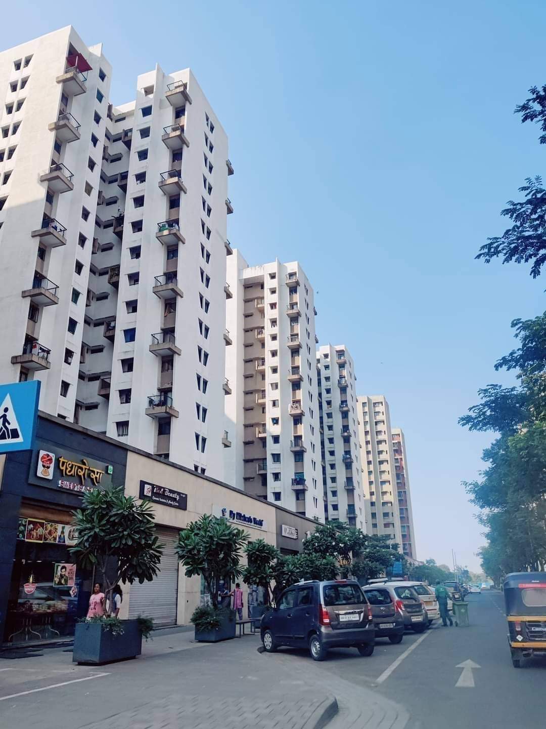 2 BHK + Pooja Room,Servant Room Apartment For Sale in Lodha Lakeshore Greens