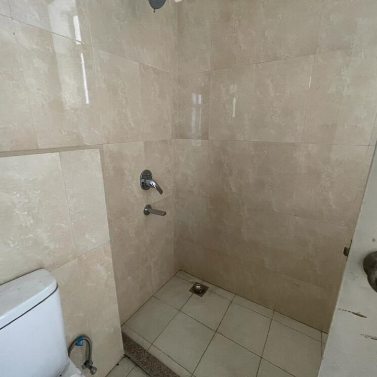 Bathroom, dlf-hyde-park 3 Bedroom 1900 Sq.Ft. Builder Floor In Mullanpur Chandigarh 8468085