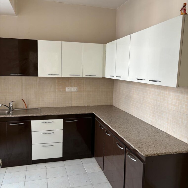 Kitchen, dlf-hyde-park 3 Bedroom 1900 Sq.Ft. Builder Floor In Mullanpur Chandigarh 8468085
