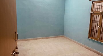 Room in 2 BHK Villa at Aliganj – for Rent
