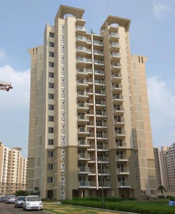 Living Room in 2.5 BHK Apartment at Experion The Heart Song, Sector 108 – for Sale