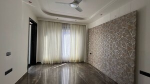 Furnished Amenities in 4 BHK Apartment at DLF Park Place, Sector 54 – for Sale