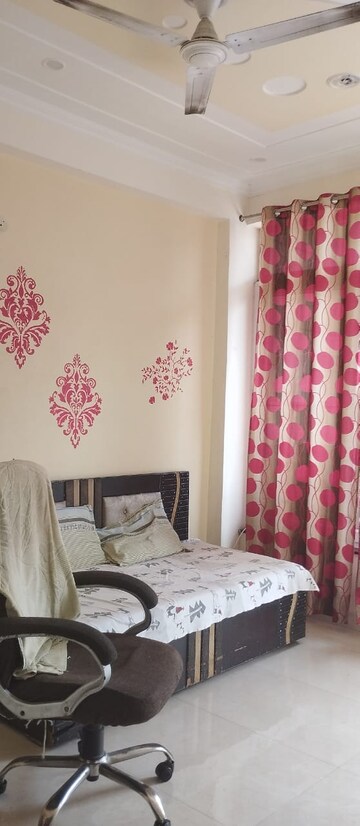 Bedroom in 2 BHK Builder Floor at Eldeco Ananda, Sector 48 – for Rent