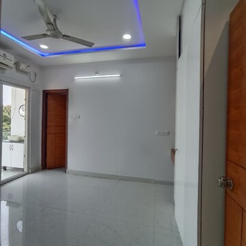 Furnished Amenities in 3 BHK Apartment at Kondapur – for Rent
