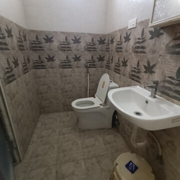 Bathroom in 3 BHK Apartment at Kondapur – for Rent
