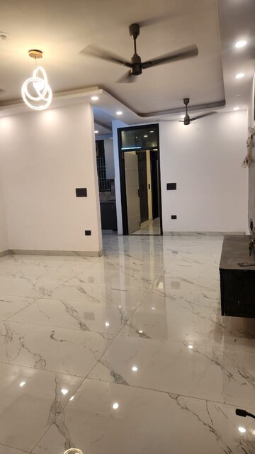 Master Bedroom in 4 BHK Apartment at DLF The Camellias, Sector 42 – for Sale